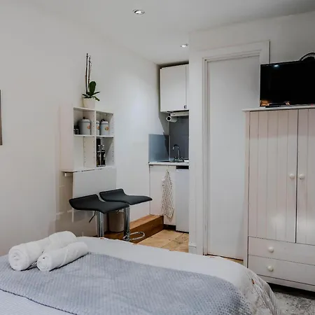 Stunning Angel Studio London Room photo